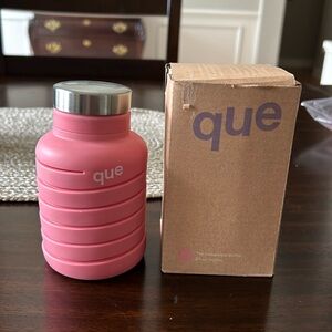 que collapsible water bottle new in box, pink